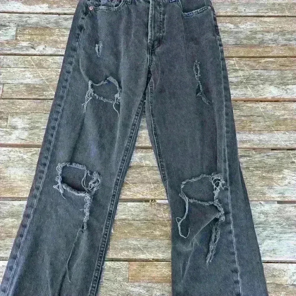 Black Aeropostale jeans, high waisted, wide leg and distressed size 2R - Picture 3 of 4